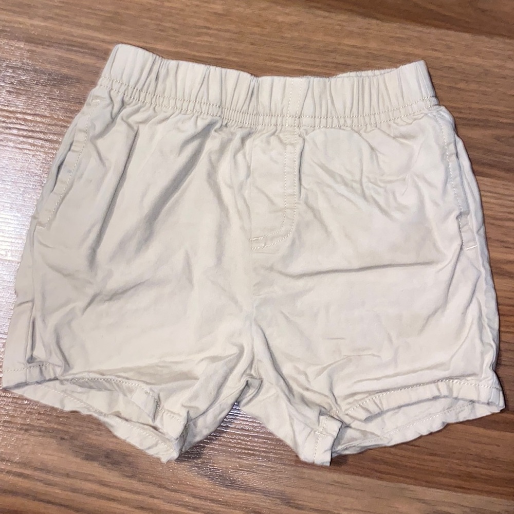 ✨8/$10. Pekkle beige shorts. Size 24 months